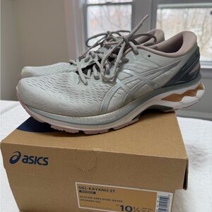 ASICS Women's Gel-Kayano 27 Running Shoes - Glacier Grey with Pink Accents